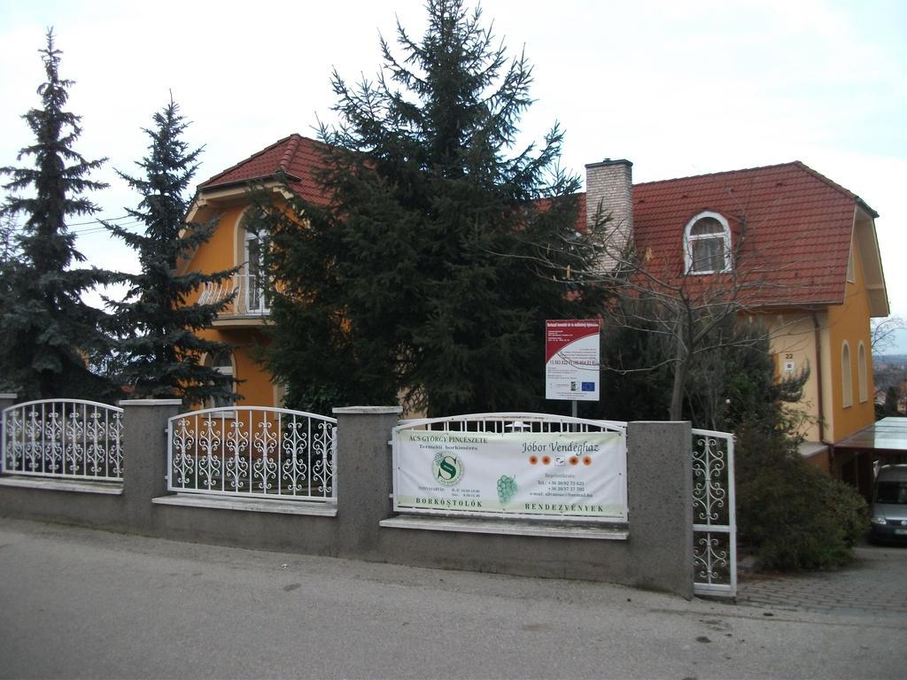 Jobor Vendeghaz Hotel Gyorujbarat Exterior photo